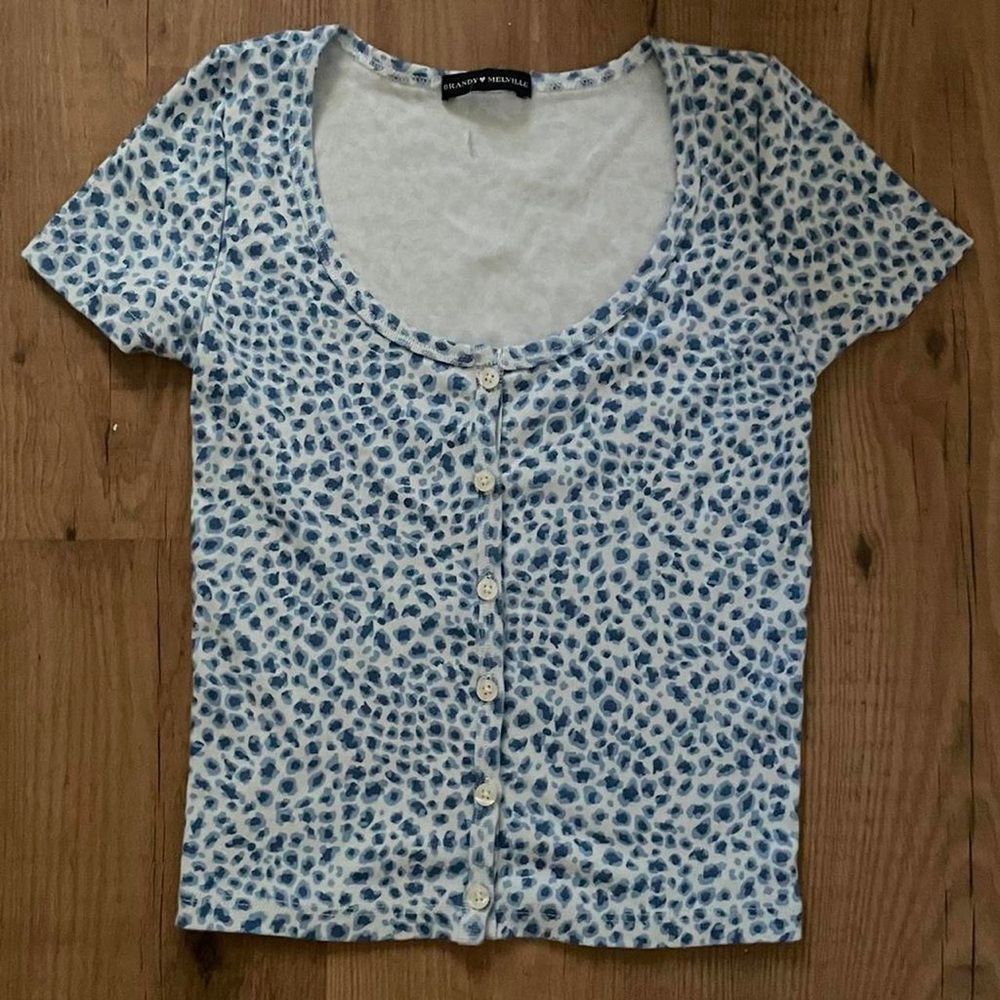 Brandy Melville blue cheetah button up zelly top, perfect condition, one size